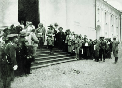 4.Великий Князь Константин Константинович на крыльце Никол. собора.Фото 1910г.